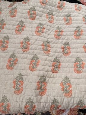 Floral Quilt- Unbranded Cream & Coral Bedding King Size